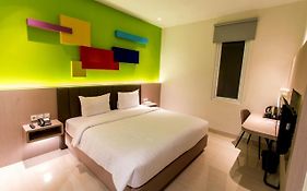 Zoom Dharmahusada Hotel